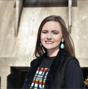 Meet your Posher, Shelly